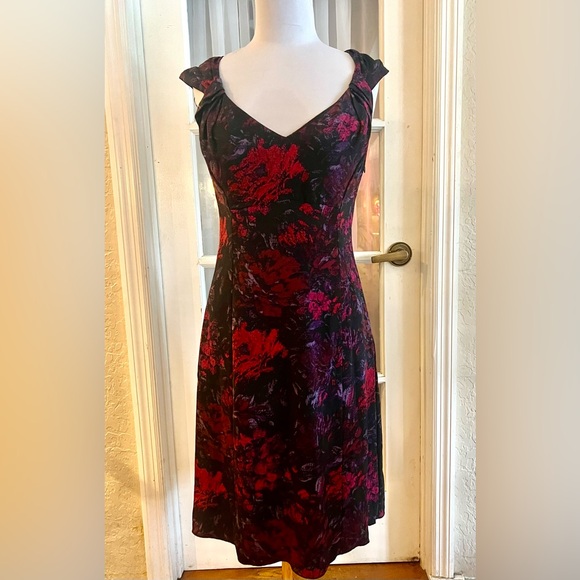 EUC SZ8 Elie Tahari Floral Cap sleeve dress - Picture 1 of 4